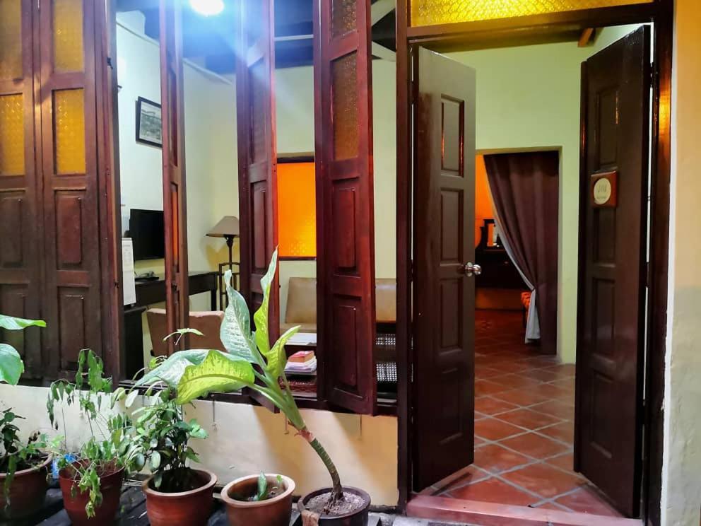 Cintra House Hotell George Town Exteriör bild