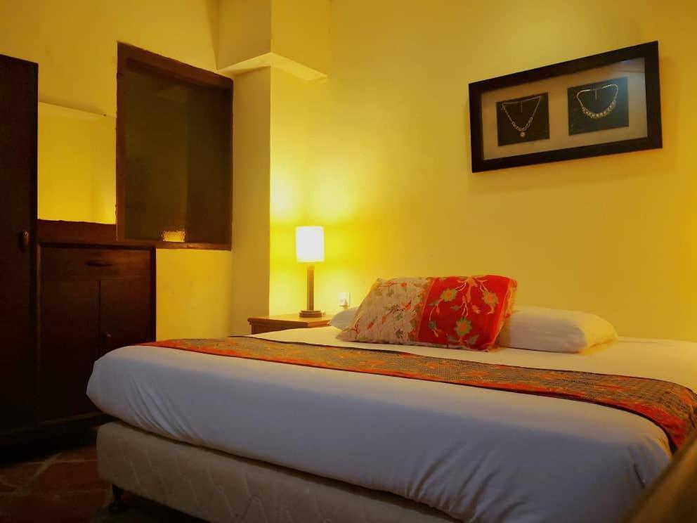 Cintra House Hotell George Town Exteriör bild