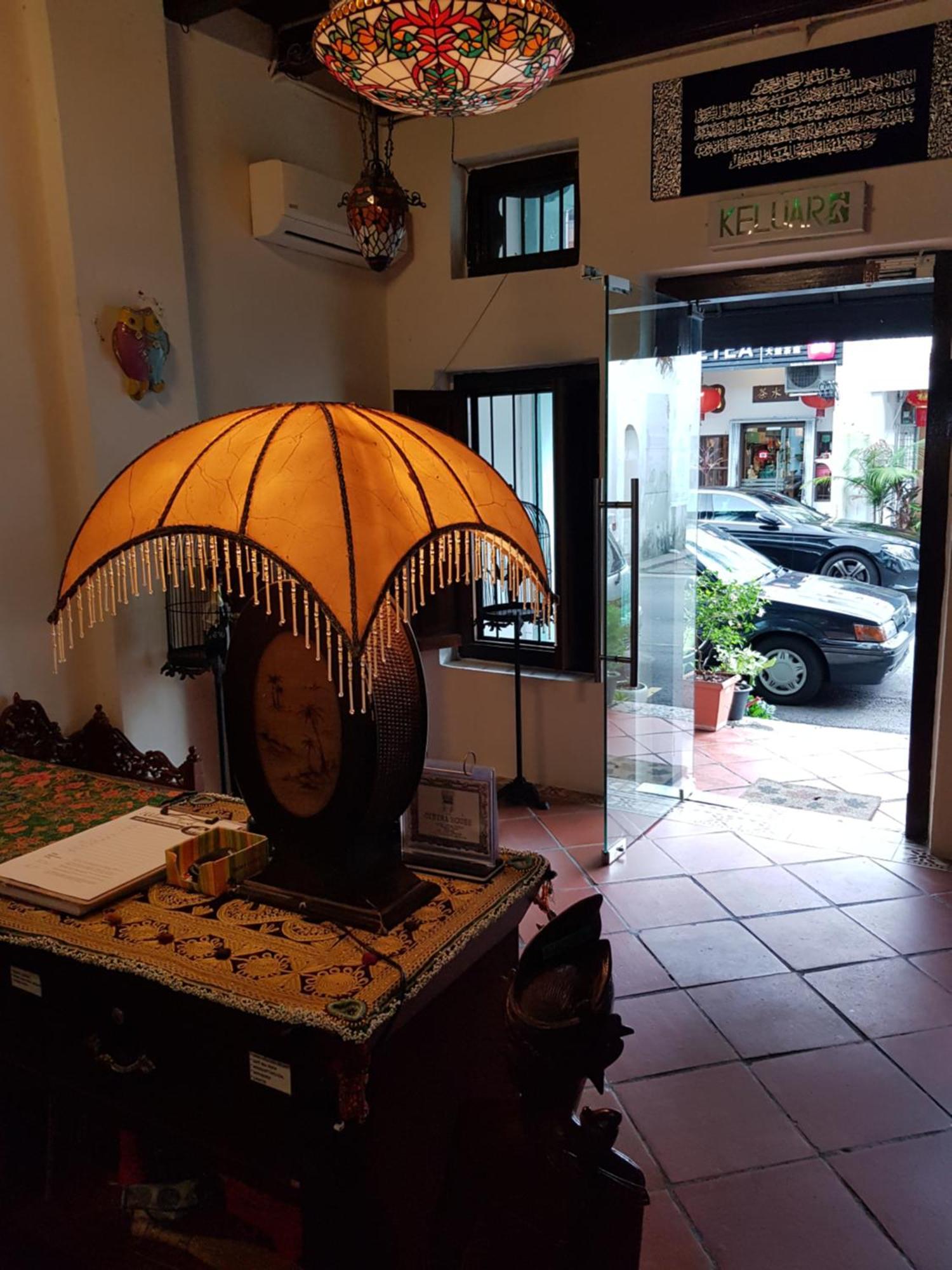 Cintra House Hotell George Town Exteriör bild